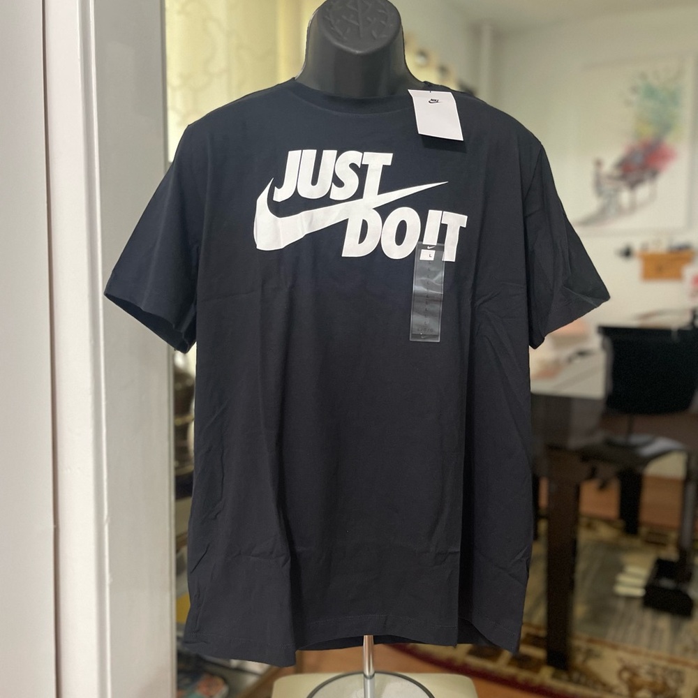 NWT Men’s Size Large Nike JUST DO IT Swoosh Logo Print T-shirt In Black & White - Picture 6 of 11